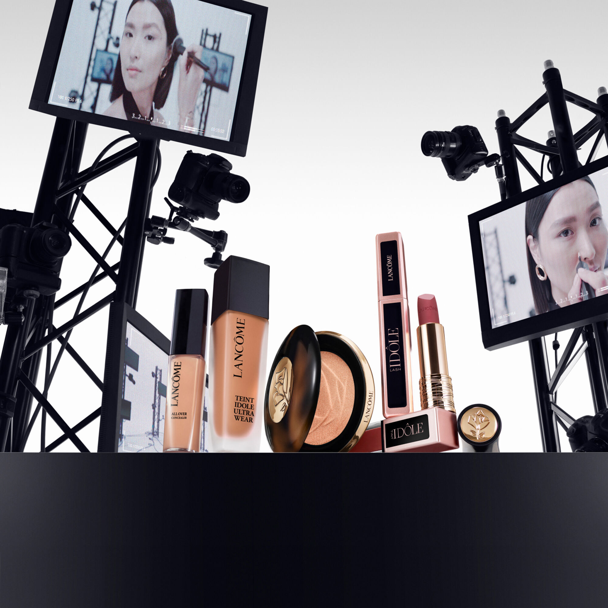 TEINT IDOLE ULTRA WEAR C.E. SKIN TRANSFORMING HIGHLIGHTER