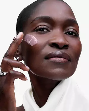 Ilustrace peče o pleť Lancome zaměřena na anti-age učinky