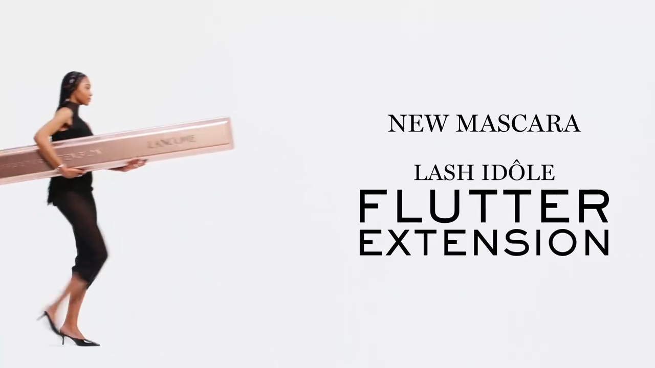 Nová řasenka Lancome Lash Idole Flutter Extensions v elegantním obalu na bílém pozadí.